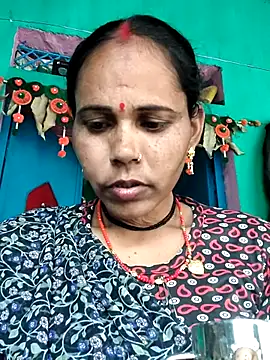 Pooja750 online show from December 2025 10:03:01 AM