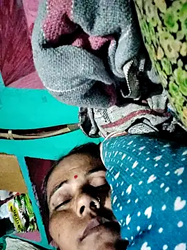 Pooja750 online show from November 2025 06:45:02 PM