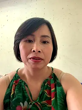 Snapshot of Hello_Linchii chatting on October 2025 06:14:01 AM Hello Linchii online show from October 2025 06:14:01 AM