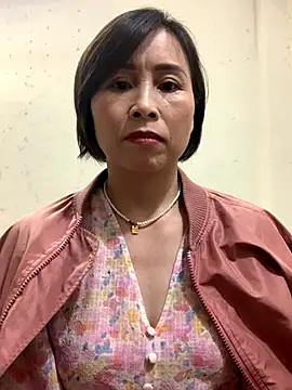 Snapshot of Hello_Linchii chatting on October 2025 01:25:01 PM Hello Linchii online show from October 2025 01:25:01 PM