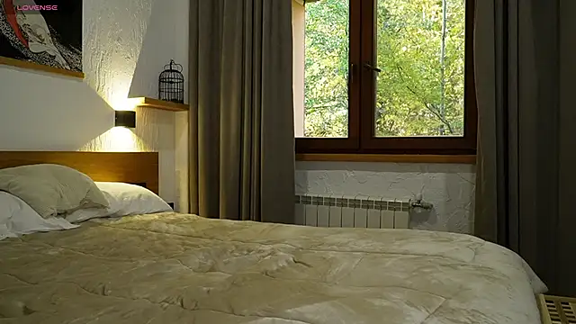 KaeliaScorch online show from November 2025 01:04:01 PM