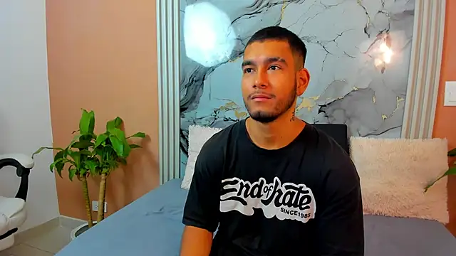 Snapshot of chatting on November 2025 11:25:02 AM online show from November 2025 11:25:02 AM