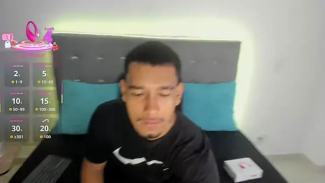 Snapshot of chatting on November 2025 11:13:02 AM online show from November 2025 11:13:02 AM