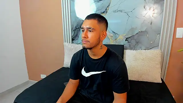 Snapshot of chatting on October 2025 11:33:01 AM online show from October 2025 11:33:01 AM