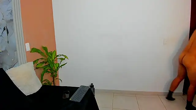 Snapshot of chatting on November 2025 11:14:01 AM online show from November 2025 11:14:01 AM