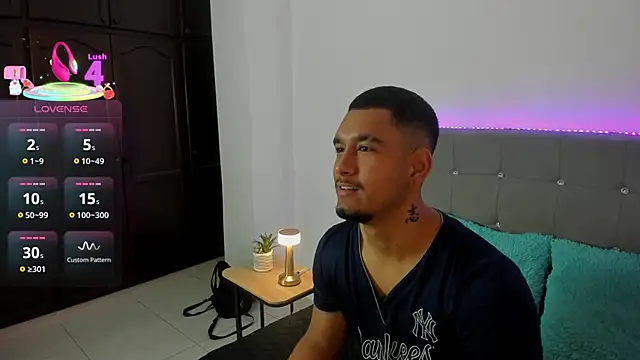 Snapshot of chatting on November 2025 11:09:02 AM online show from November 2025 11:09:02 AM