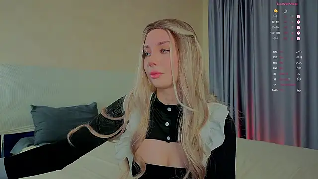 Snapshot of _sophielov chatting on March 2026 04:25:01 PM sophielov online show from March 2026 04:25:01 PM