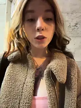 Mimiumuy online show from December 2025 05:15:02 PM