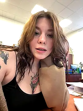 Mimiumuy online show from October 2025 01:57:02 PM