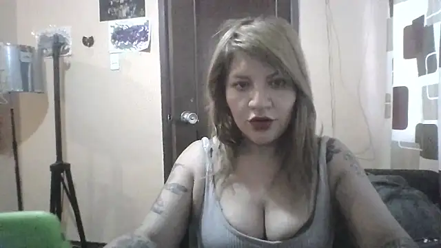 Isisflame online show from December 2025 10:59:01 PM