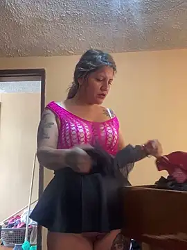 Isisflame online show from December 2025 01:54:02 PM