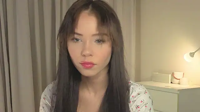 Snapshot of slyshypie chatting on November 2025 01:59:02 PM slyshypie online show from November 2025 01:59:02 PM