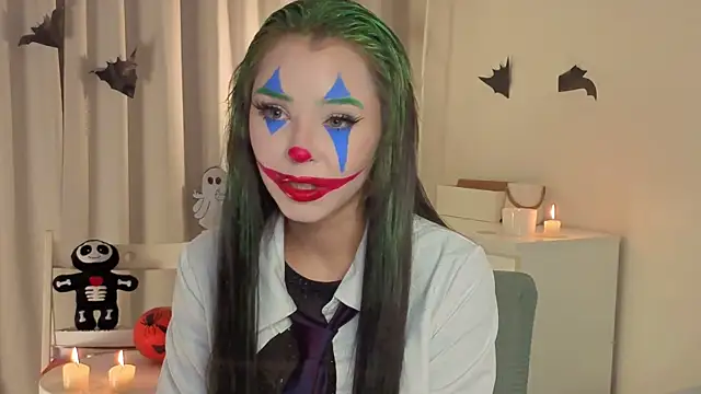 Snapshot of slyshypie chatting on October 2025 01:30:01 PM slyshypie online show from October 2025 01:30:01 PM