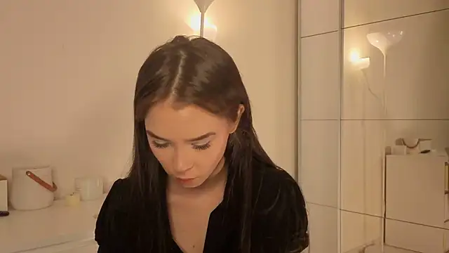 Snapshot of slyshypie chatting on November 2025 02:11:01 PM slyshypie online show from November 2025 02:11:01 PM