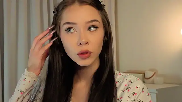 Snapshot of slyshypie chatting on November 2025 01:11:01 PM slyshypie online show from November 2025 01:11:01 PM