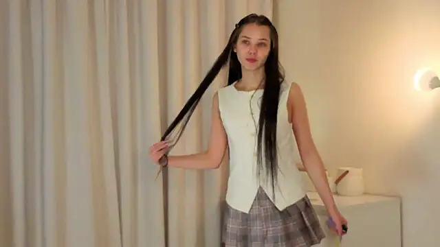 Snapshot of slyshypie chatting on November 2025 01:22:01 PM slyshypie online show from November 2025 01:22:01 PM