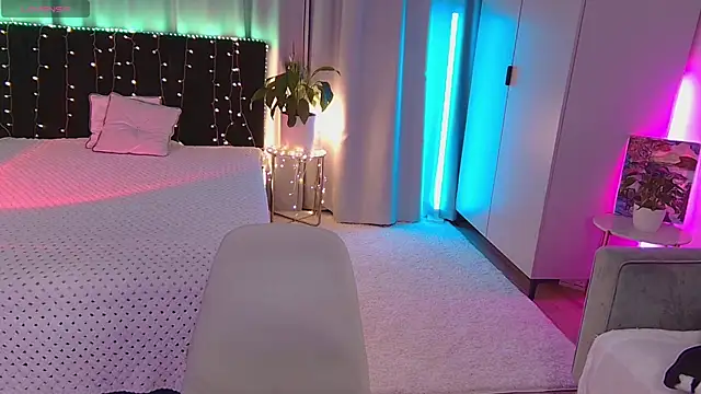 Lola Sparks online show from October 2025 04:13:02 AM