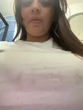 Snapshot of sarahreyess_11 chatting on January 2026 10:24:01 PM sarahreyess 11 online show from January 2026 10:24:01 PM