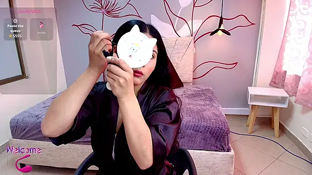 Honey Love   online show from October 2025 01:56:01 PM