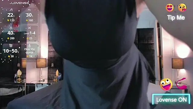 Snapshot of EvamilfXXX chatting on November 2025 11:58:02 AM EvamilfXXX online show from November 2025 11:58:02 AM