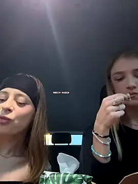 Snapshot of TeaseRosie chatting on October 2025 03:46:01 PM TeaseRosie online show from October 2025 03:46:01 PM