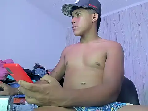 Austihn online show from November 2025 04:57:02 AM