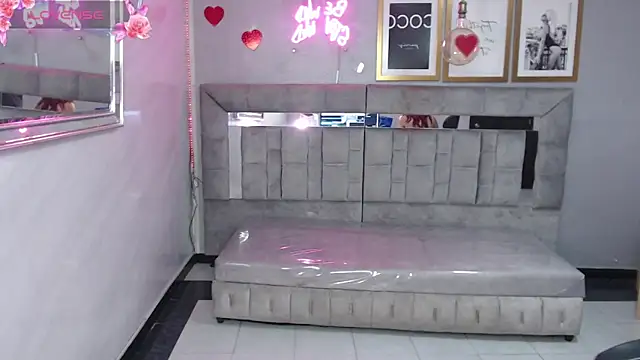 Red Bunny v online show from April 2026 12:07:02 PM