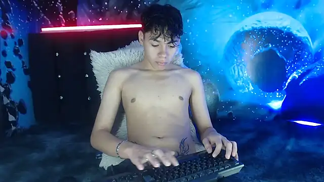 SemerHott online show from November 2025 01:27:02 PM