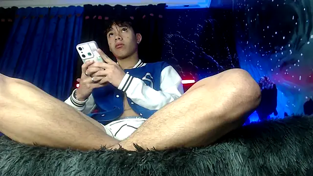 Snapshot of SemerHott chatting on December 2025 11:37:01 AM SemerHott online show from December 2025 11:37:01 AM