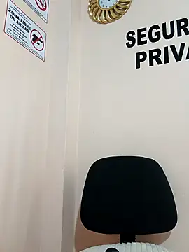 Hannah-colx online show from December 2025 06:09:02 PM