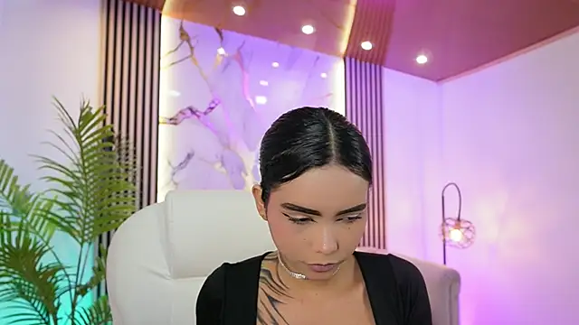 GiaNovak online show from November 2025 11:44:01 AM