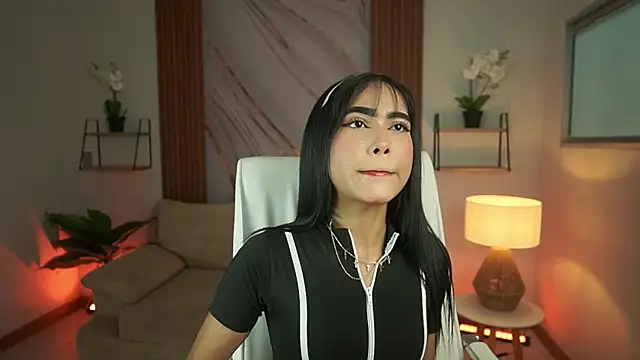 Snapshot of GiaNovak chatting on January 2026 07:18:02 PM GiaNovak online show from January 2026 07:18:02 PM