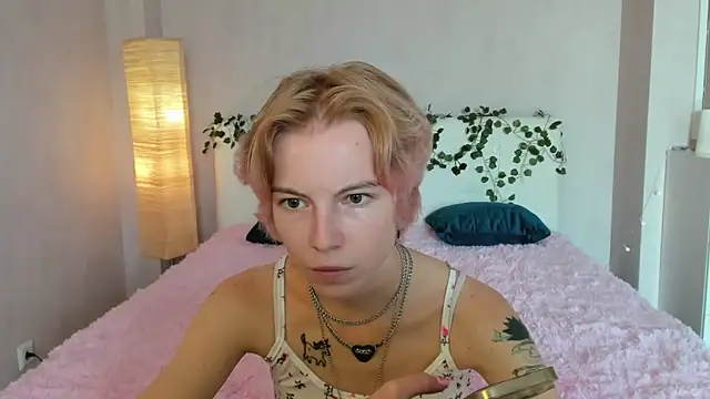 Pink Lila18 online show from September 2025 08:03:01 AM