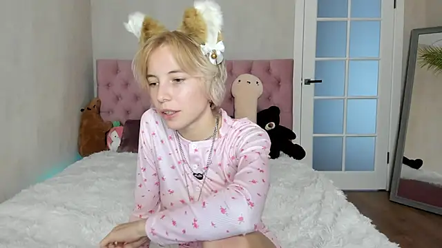 Pink Lila18 online show from September 2025 08:53:01 AM