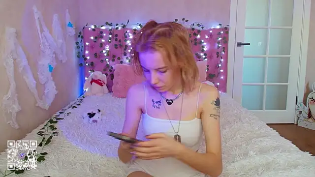 Snapshot of Pink_Lila18 chatting on February 2026 03:17:01 AM Pink Lila18 online show from February 2026 03:17:01 AM