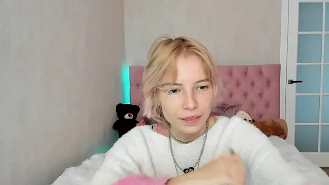 Pink Lila18 online show from September 2025 08:37:01 AM