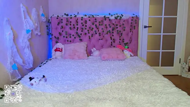 Snapshot of Pink_Lila18 chatting on February 2026 12:45:01 AM Pink Lila18 online show from February 2026 12:45:01 AM