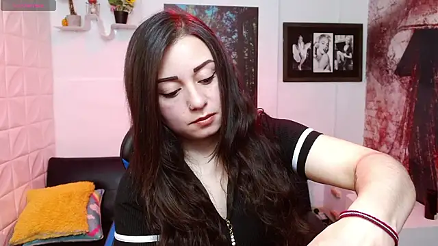 Snapshot of Eva_Roussell chatting on February 2026 02:27:02 PM Eva Roussell online show from February 2026 02:27:02 PM