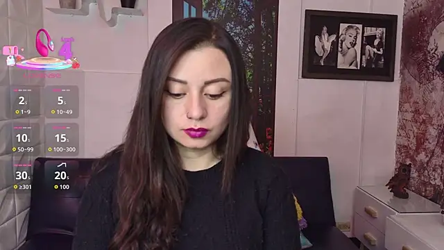 Snapshot of Eva_Roussell chatting on May 2026 03:05:01 PM Eva Roussell online show from May 2026 03:05:01 PM