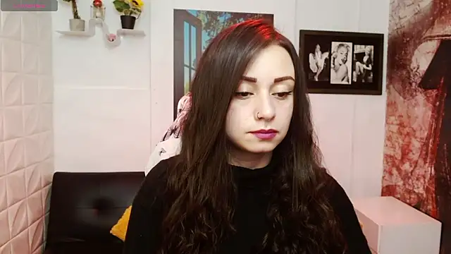 Snapshot of Eva_Roussell chatting on February 2026 02:19:02 PM Eva Roussell online show from February 2026 02:19:02 PM