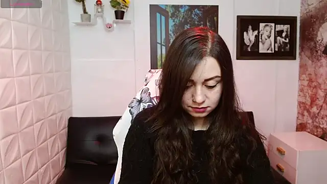 Snapshot of Eva_Roussell chatting on February 2026 02:36:02 PM Eva Roussell online show from February 2026 02:36:02 PM