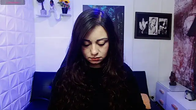 Eva Roussell online show from November 2025 02:32:02 PM