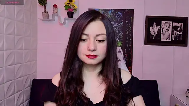 Snapshot of Eva_Roussell chatting on May 2026 03:19:02 PM Eva Roussell online show from May 2026 03:19:02 PM