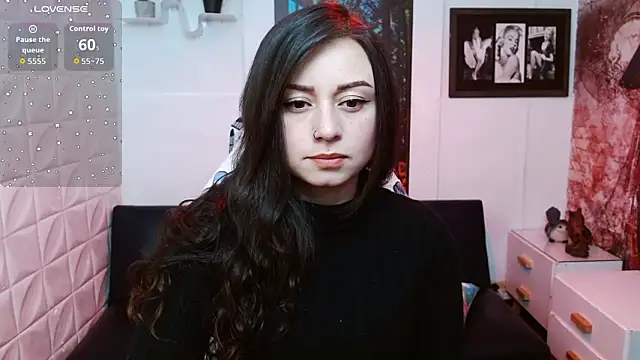 Snapshot of Eva_Roussell chatting on February 2026 02:33:01 PM Eva Roussell online show from February 2026 02:33:01 PM