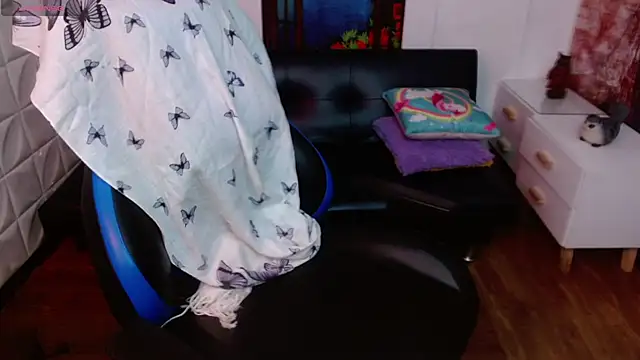 Eva Roussell online show from April 2026 02:09:02 PM