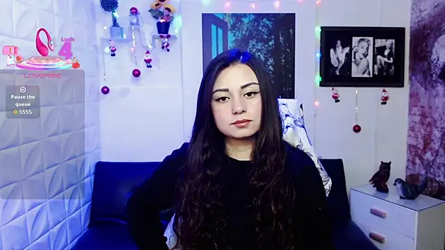 Snapshot of Eva_Roussell chatting on December 2025 03:38:02 PM Eva Roussell online show from December 2025 03:38:02 PM