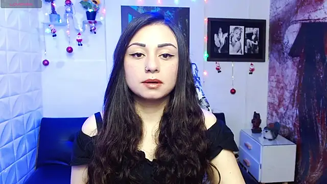 Snapshot of Eva_Roussell chatting on December 2025 03:27:02 PM Eva Roussell online show from December 2025 03:27:02 PM