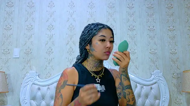 Snapshot of EmilieLake chatting on February 2026 02:28:01 PM EmilieLake online show from February 2026 02:28:01 PM