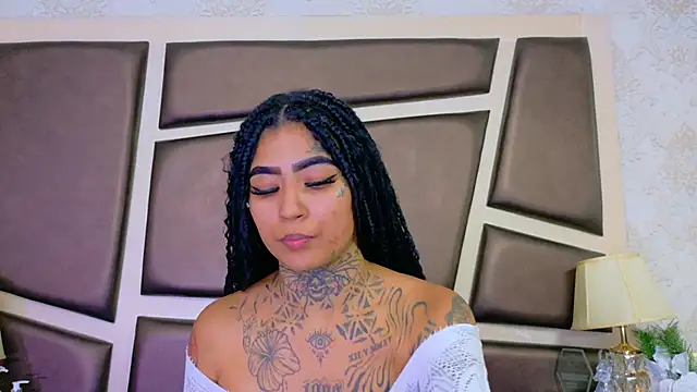 EmilieLake online show from May 2026 07:30:01 PM