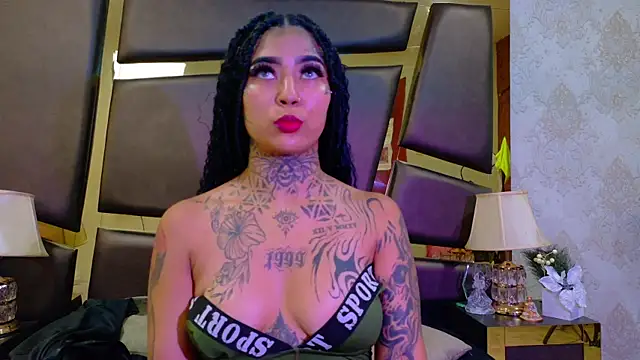 Snapshot of EmilieLake chatting on February 2026 07:25:01 PM EmilieLake online show from February 2026 07:25:01 PM